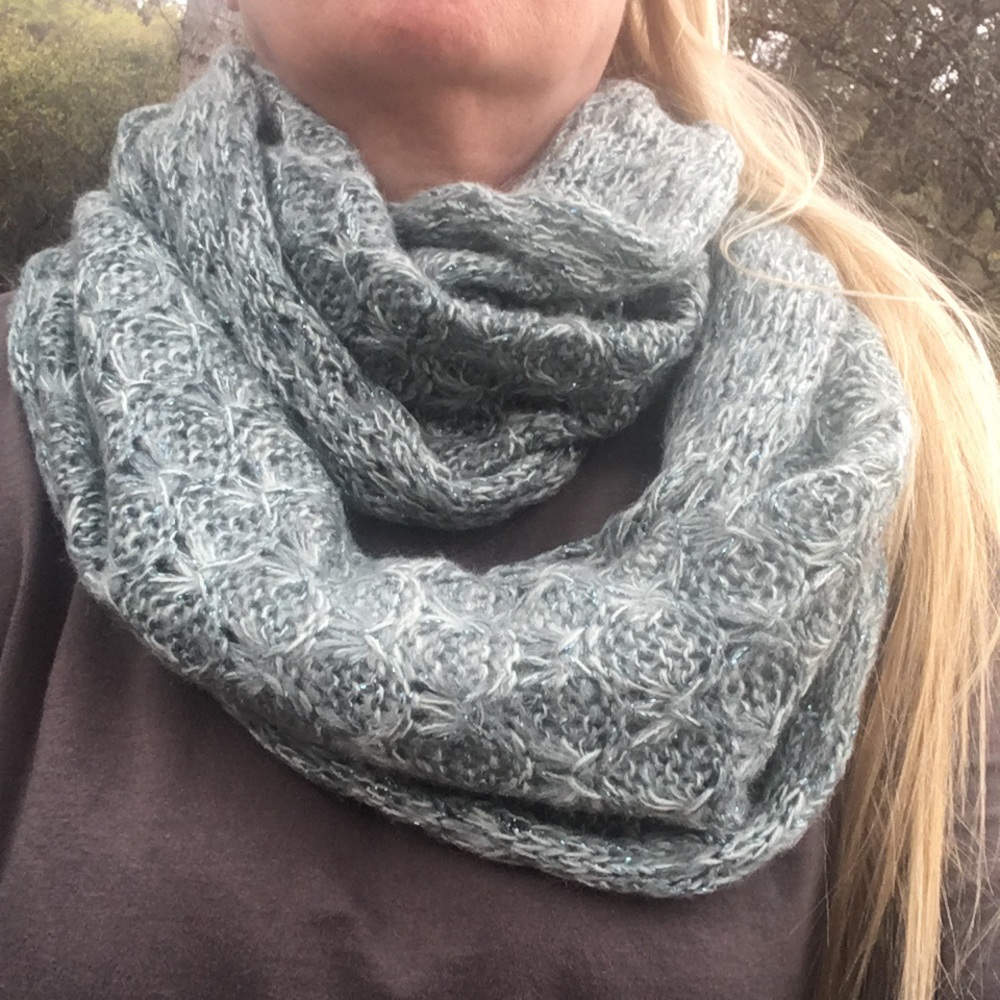 Infinity 🧣 scarf soft, sparkle, green
